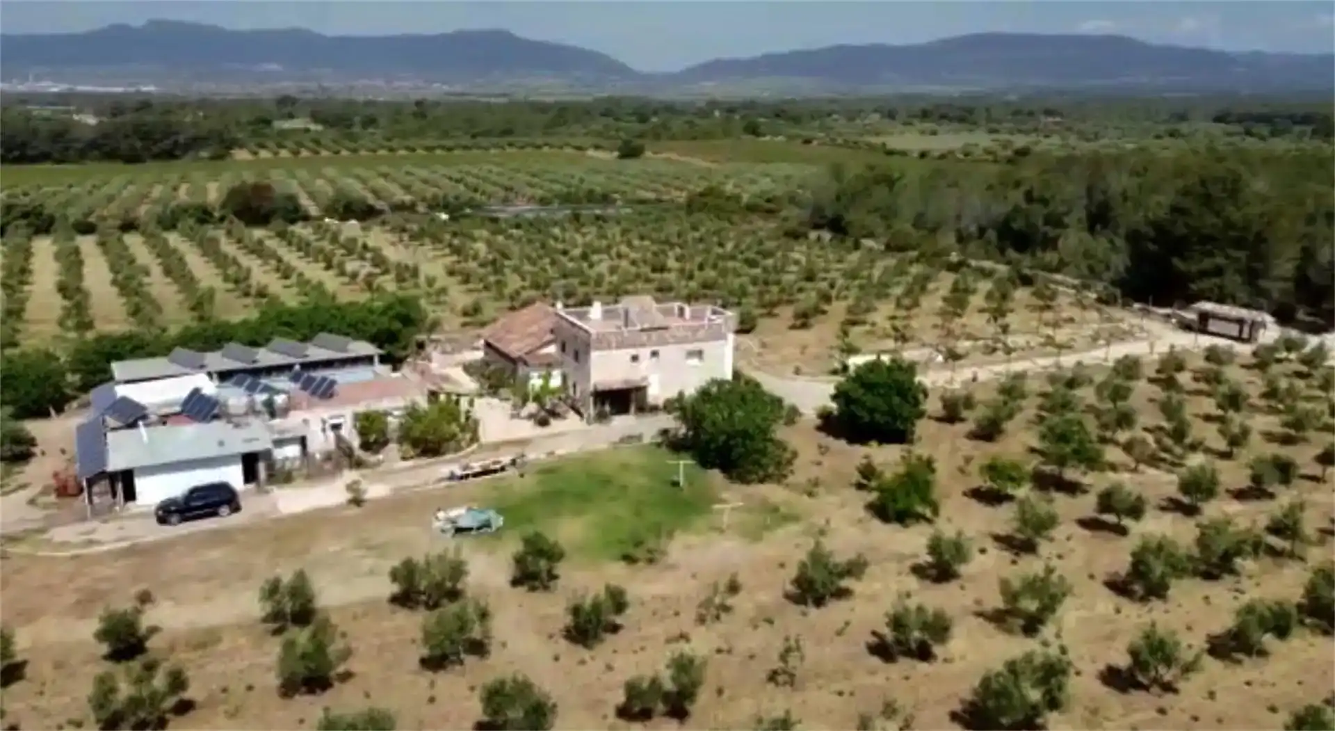 Finca rústica en venda en El Pla de Santa Maria amb Aire condicionat, Jardí privat i Traster