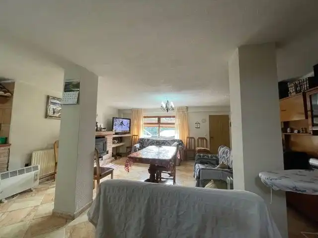 Sala d'estar de Casa o xalet en venda en Valdemorillo amb Calefacció, Jardí privat i Terrassa