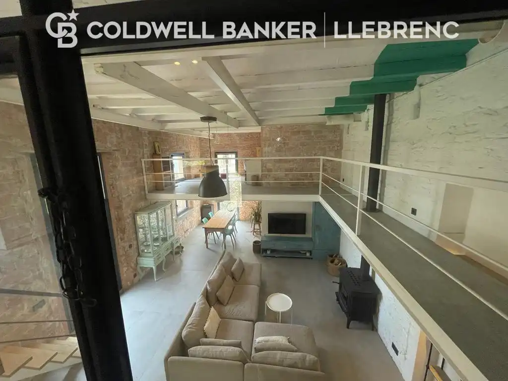 Maisonette zum Verkauf in Barcelona mit Parkett, Möbliert und Ofen