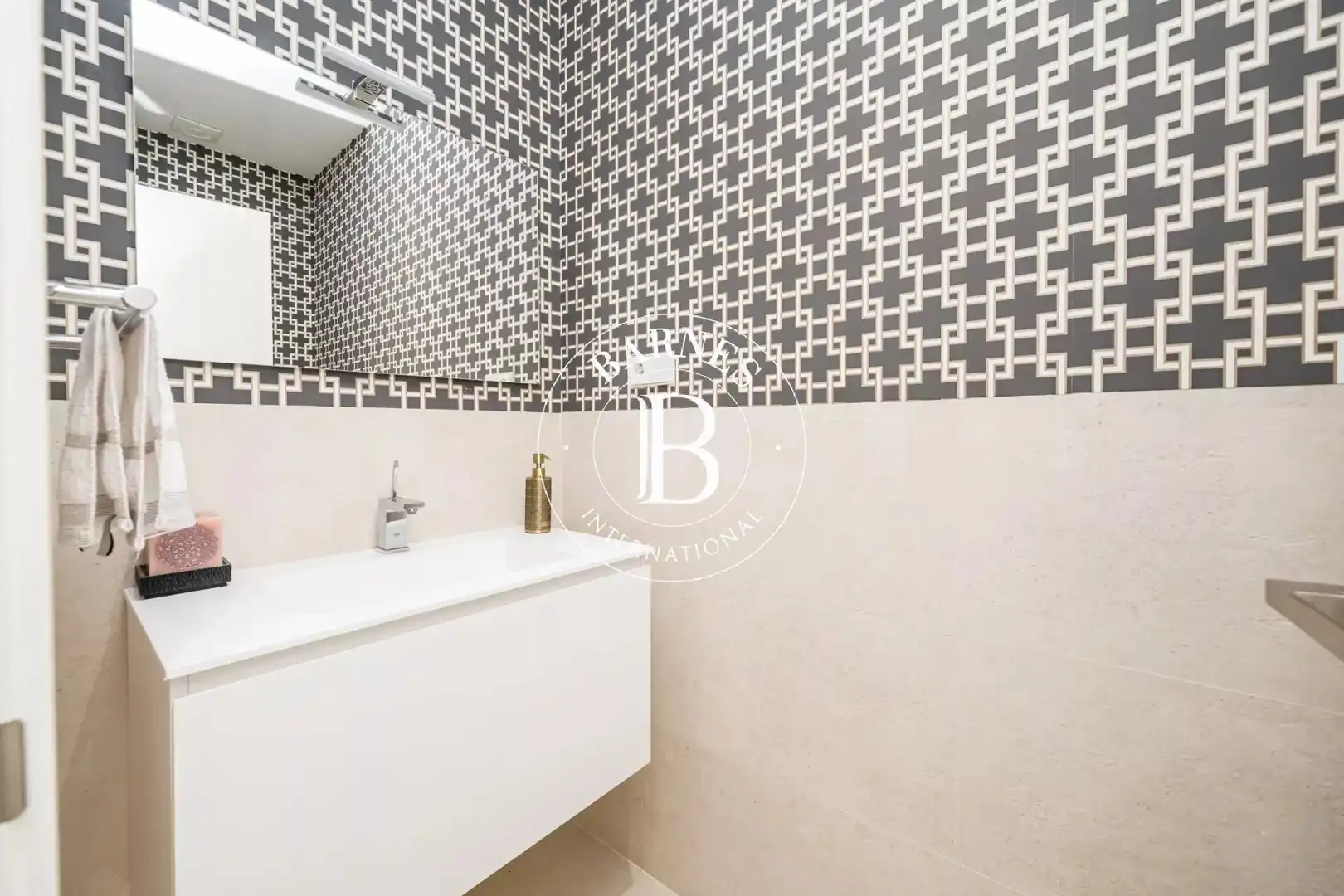 Badezimmer von Wohnung zum Verkauf in Madrid mit Klimaanlage, Heizung und Abstellraum