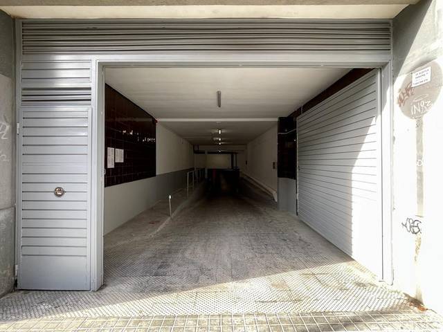 Garaje en Alquiler en Mossèn Lluís Pañella en Centre