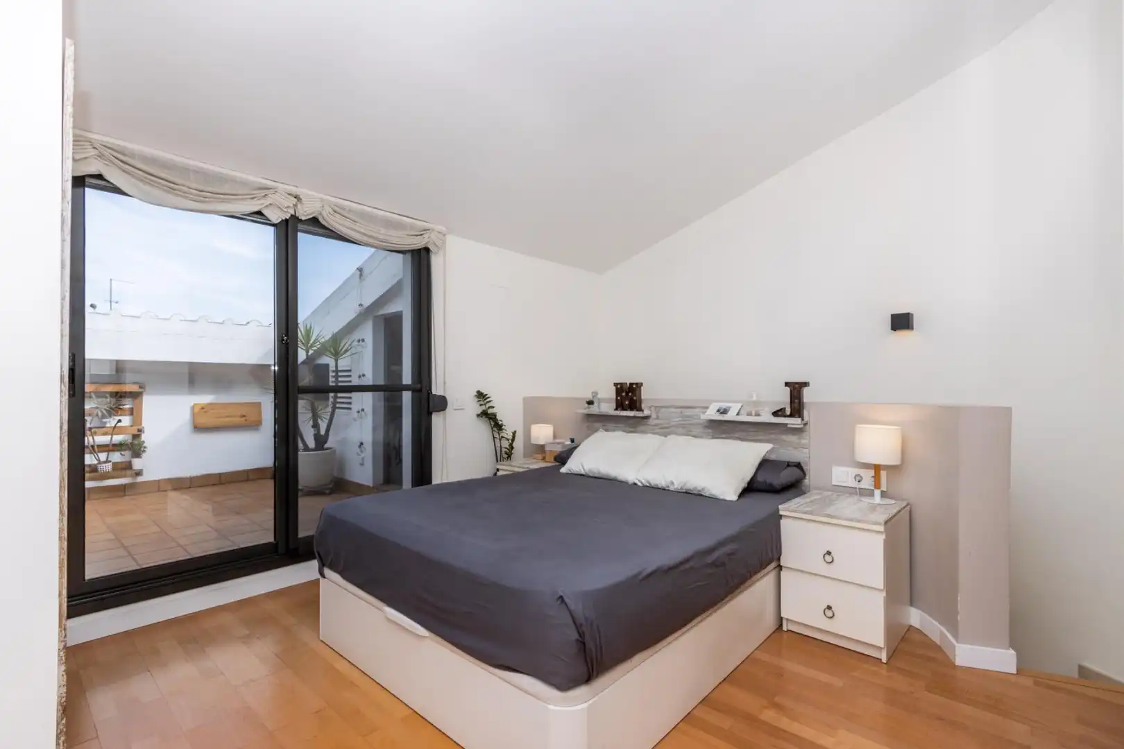 Habitación de Ático en venta en Sabadell con Aire acondicionado, Calefacción y Parquet
