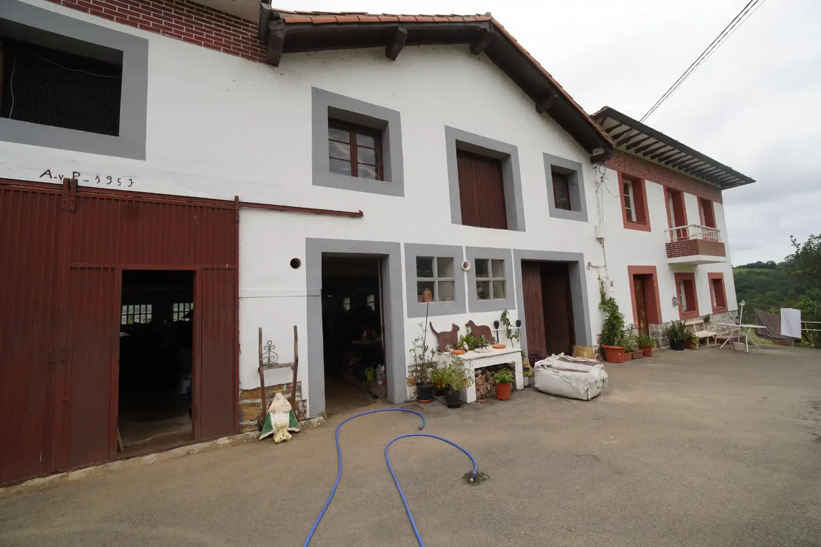 Vista exterior de Casa o xalet en venda en Ribadedeva amb Calefacció, Jardí privat i Terrassa