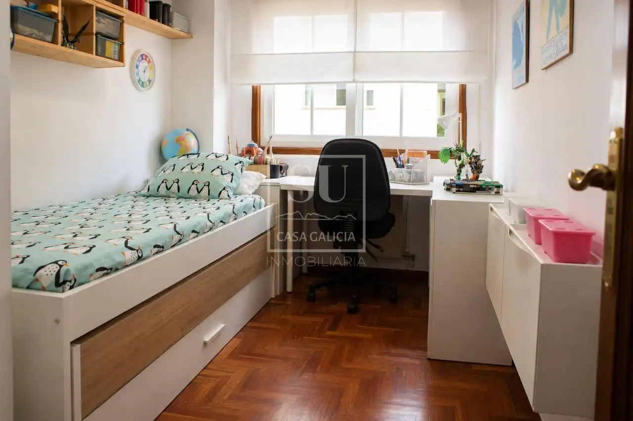Bedroom of Flat for sale in Nigrán  with Heating, Parquet flooring and Storage room