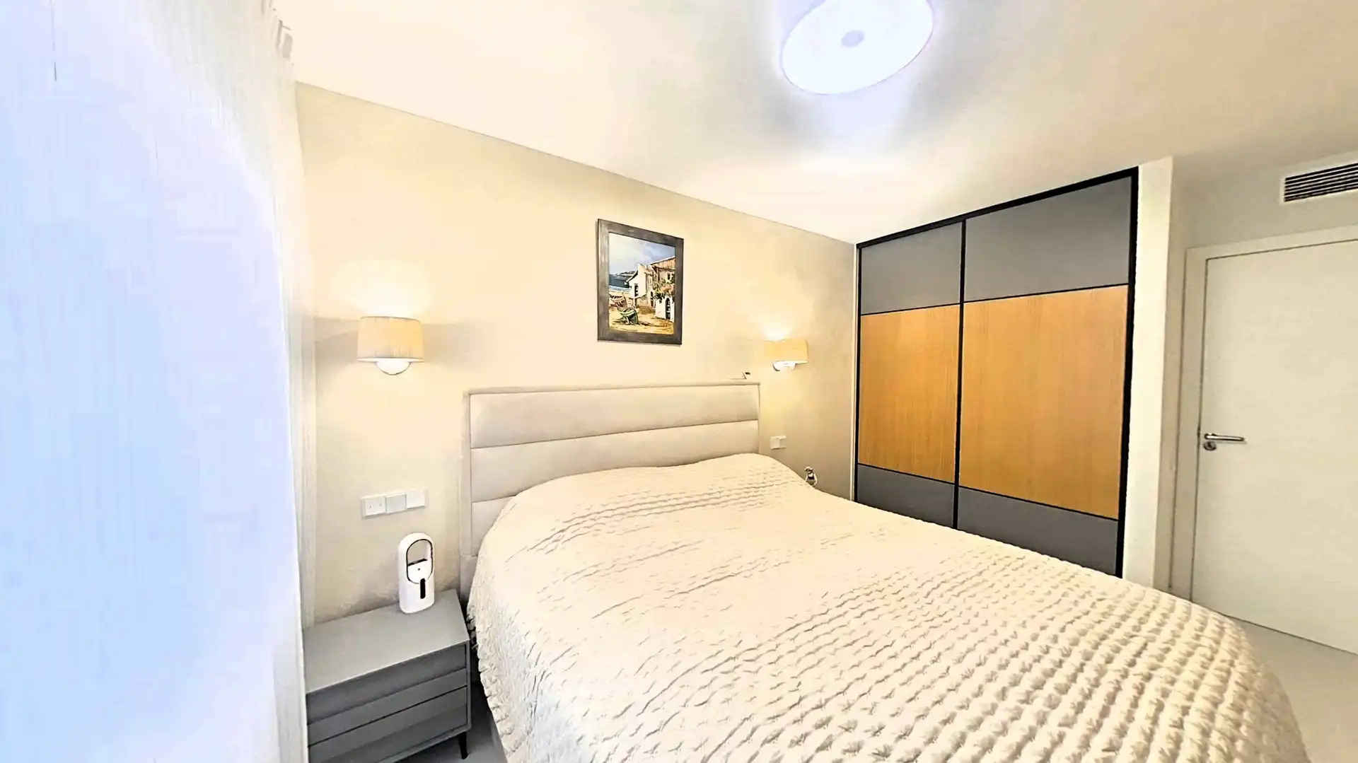 Dormitori de Apartament en venda en San Pedro del Pinatar amb Aire condicionat, Moblat i Balcó