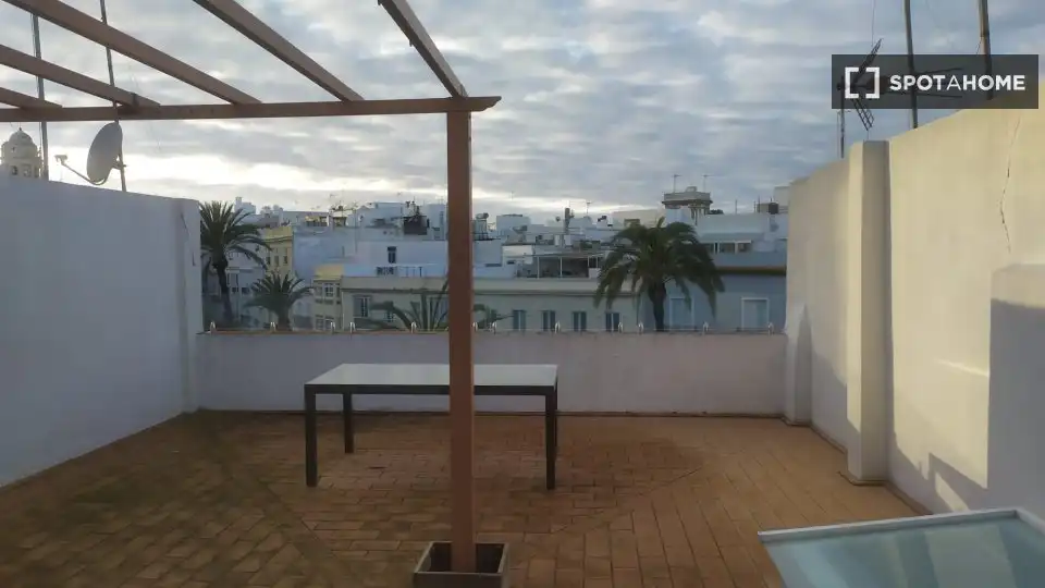 Terrasse von Wohnung zur untervermieten in Cádiz mit Klimaanlage, Heizung und Terrasse