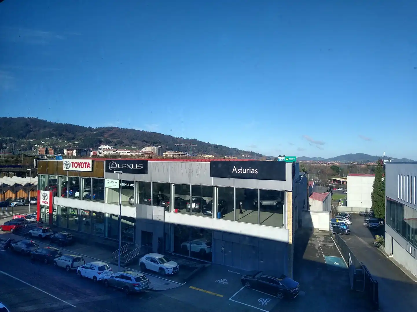 Parking de Oficina de alquiler en Oviedo 