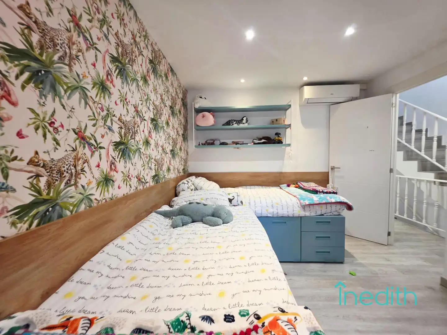 Habitación de Casa adosada en venta en Castelldefels con Aire acondicionado, Calefacción y Jardín privado