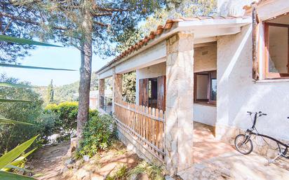 Vista exterior de Casa o xalet en venda en Sant Pol de Mar amb Jardí privat i Terrassa