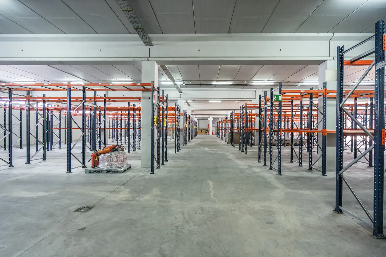 Industrial buildings for sale in Colmenar Viejo  with Heating