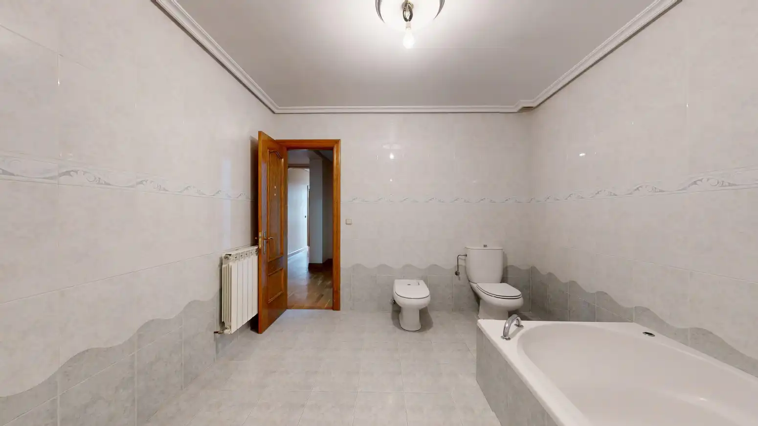 Bathroom of Houses for sale in Tafalla  with Heating, Parquet flooring and Terrace