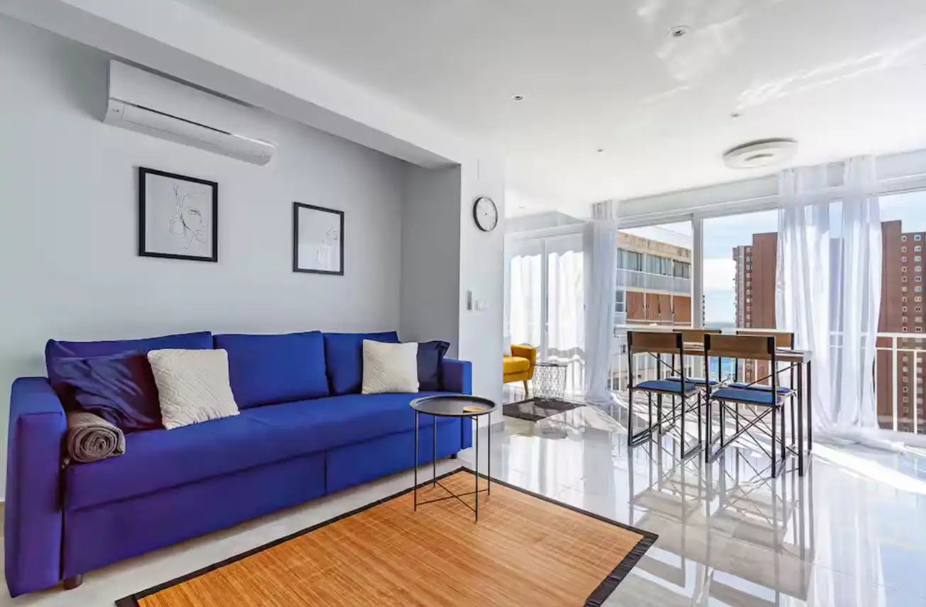 Sala de estar de Apartamento de alquiler en Benidorm con Aire acondicionado, Calefacción y Parquet