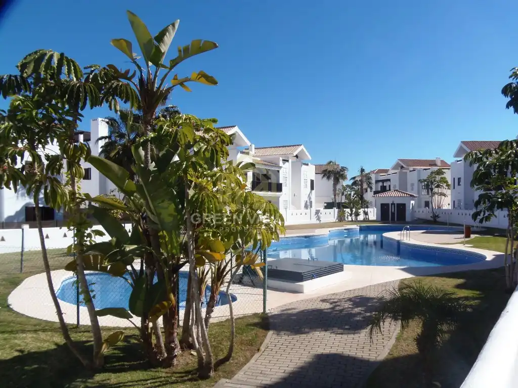 Piso con piscina en venta en La Alcaidesa