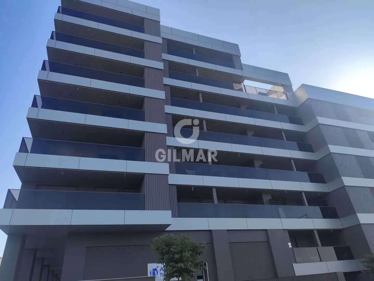 Vista exterior de Piso de alquiler en Tomares con Calefacción, Jardín privado y Trastero