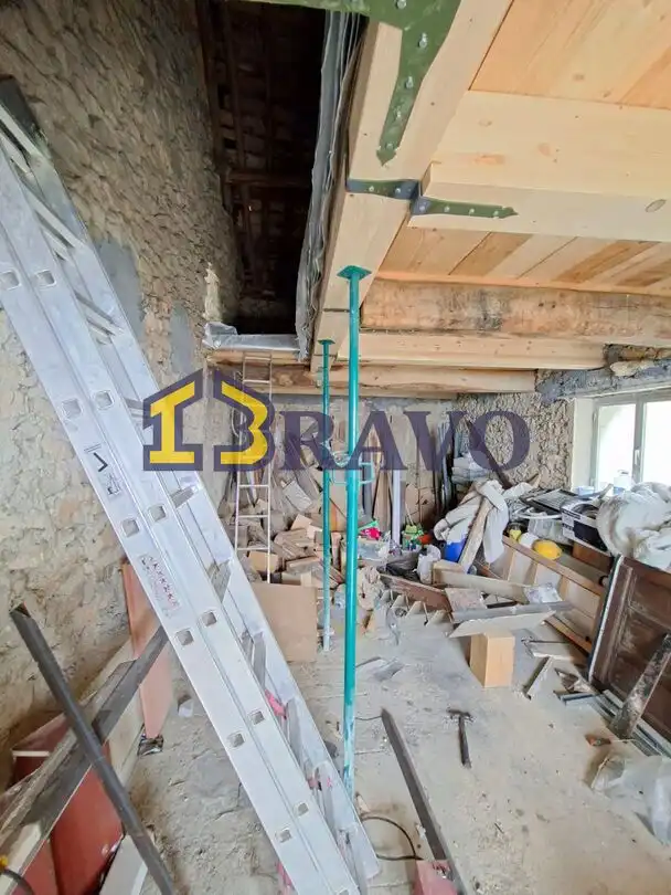 Casa adosada en venta en Merindad de Cuesta-Urria