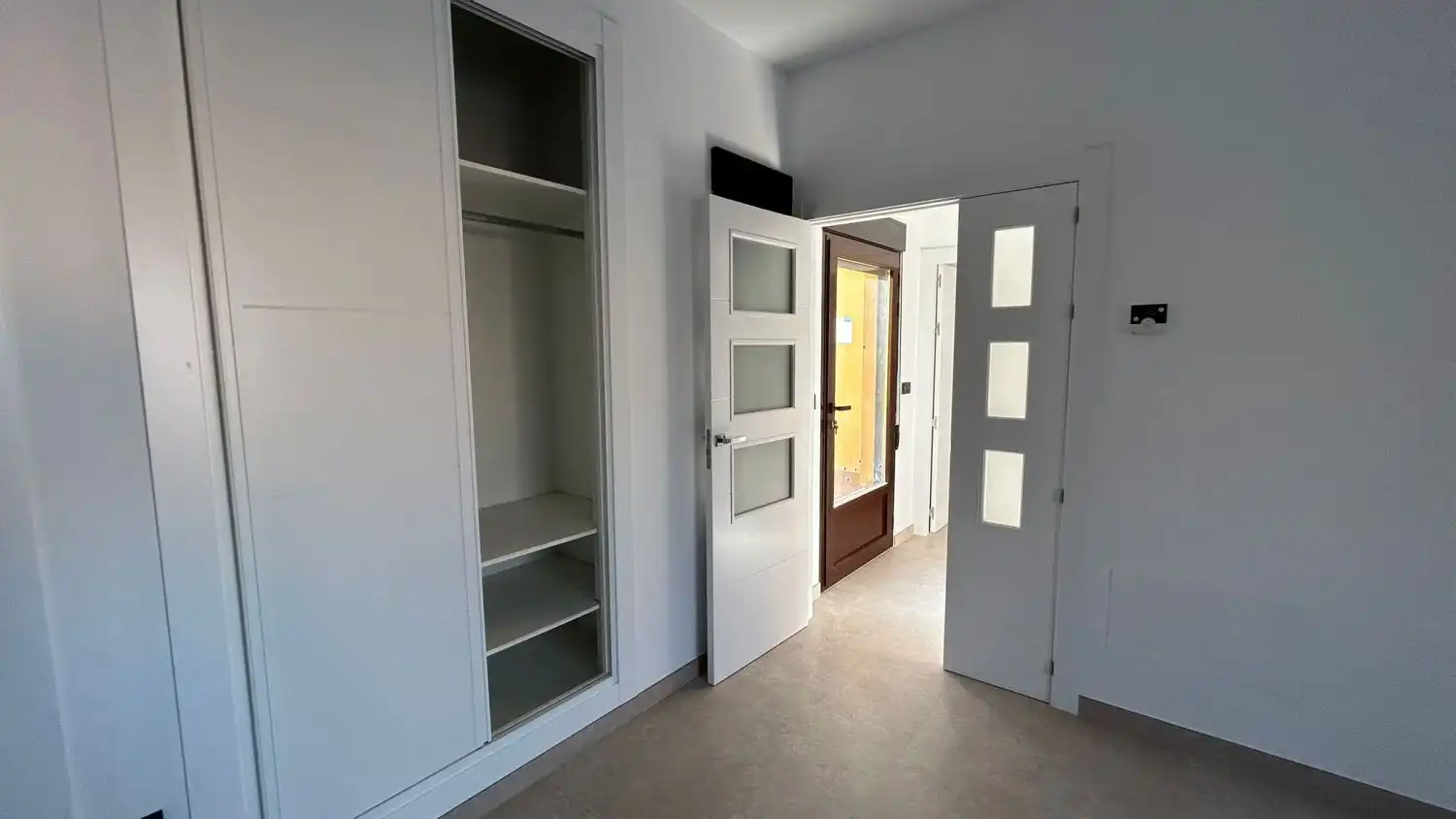 Einfamilien-Reihenhaus zum Verkauf in La Gineta mit Klimaanlage, Heizung und Terrasse