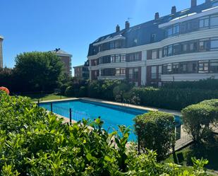 Swimming pool of Flat to rent in Santander