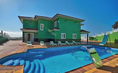 Swimming pool of House or chalet for sale in Candelaria  with Balcony