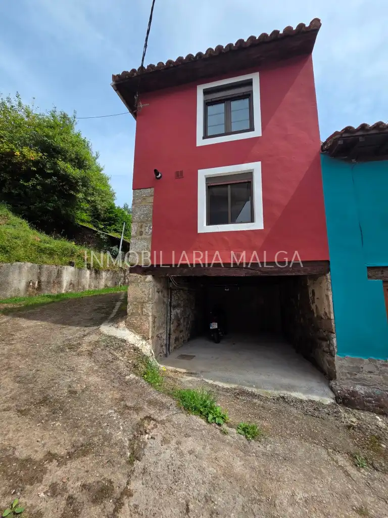 Parking of Houses for sale in Colunga  with Heating, Parquet flooring and Furnished