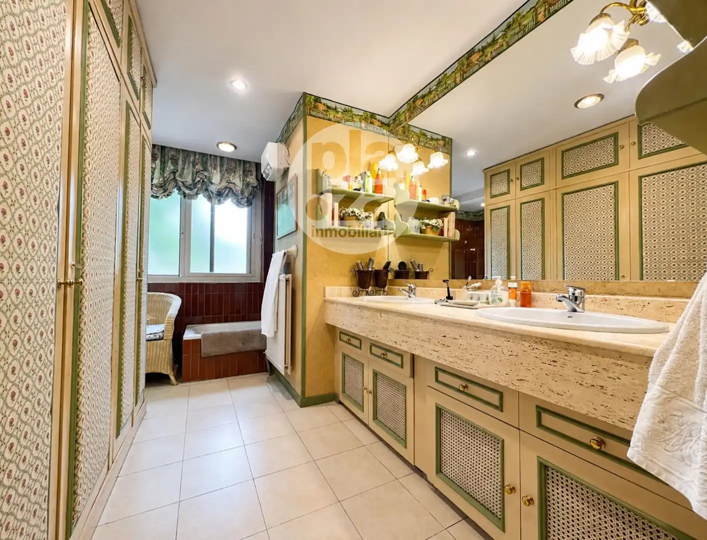 Badezimmer von Maisonette zum Verkauf in Burgos mit Heizung, Terrasse und Abstellraum