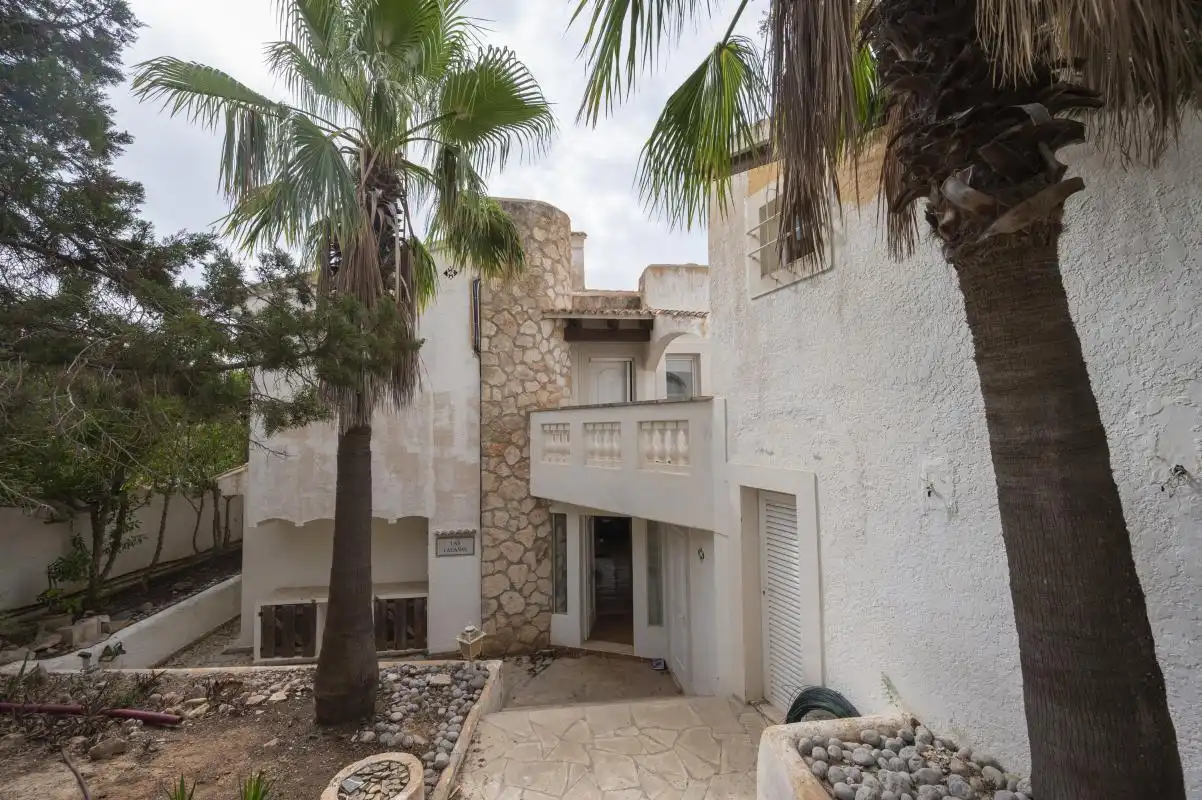 Vista exterior de Casa o xalet en venda en Sant Josep de sa Talaia amb Calefacció, Jardí privat i Terrassa