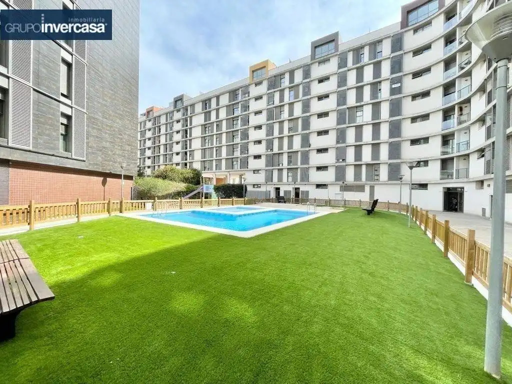 Piscina de Pis de lloguer en Quart de Poblet amb Aire condicionat, Traster i Moblat