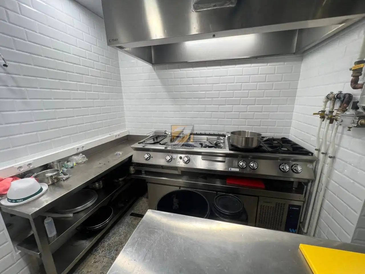 Cocina de Local en venta en Oviedo  con Aire acondicionado y Alarma