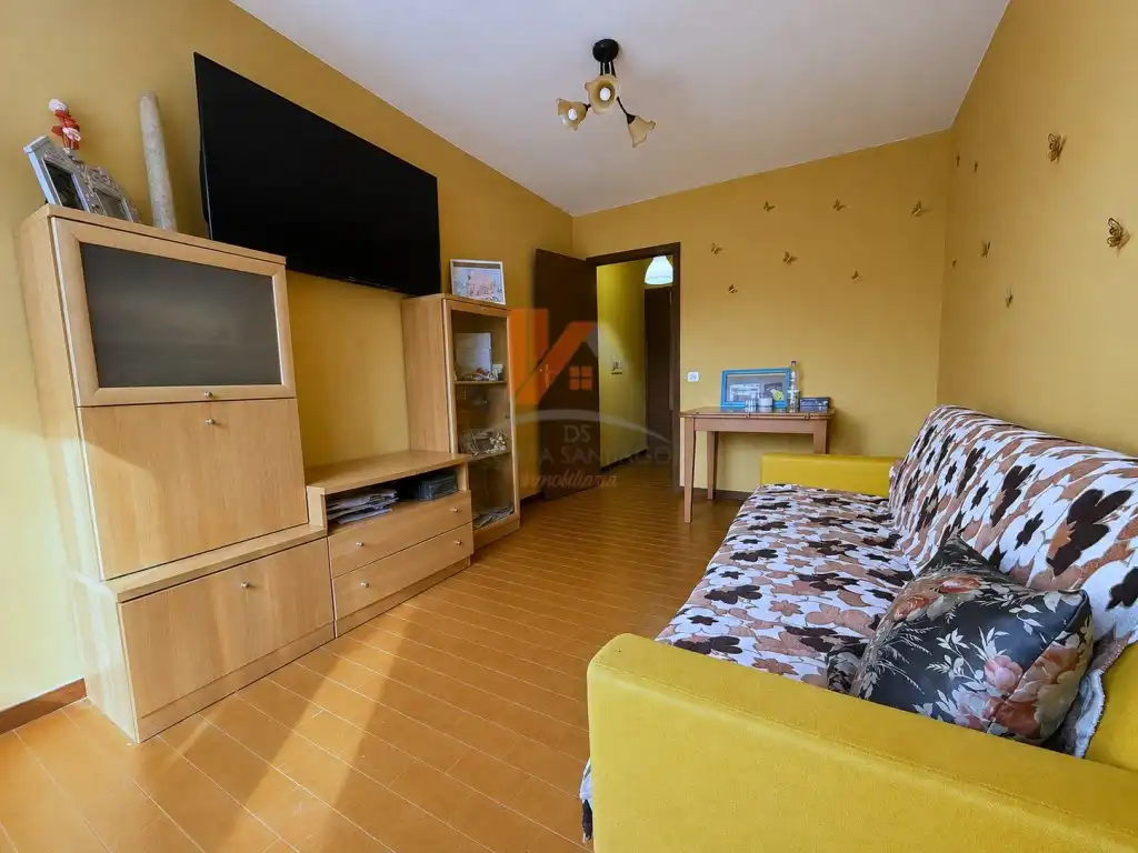 Sala de estar de Piso en venta en Ames con Horno
