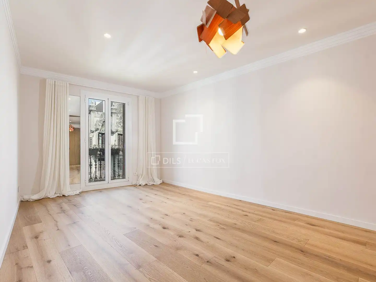 Vista exterior de Piso en venta en Barcelona con Aire acondicionado, Calefacción y Parquet