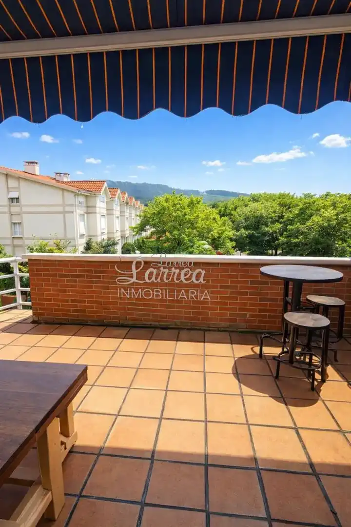 Terrassa de Casa adosada en venda en Sopela amb Calefacció, Jardí privat i Terrassa