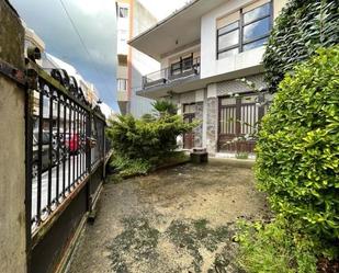 Vista exterior de Casa o xalet en venda en Betanzos amb Calefacció, Jardí privat i Terrassa
