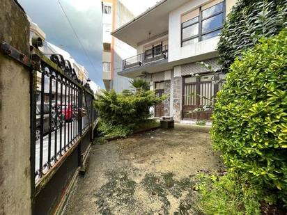 Vista exterior de Casa o xalet en venda en Betanzos amb Calefacció, Jardí privat i Terrassa