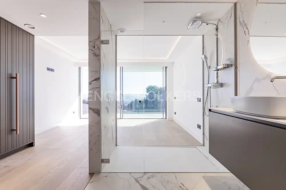 Baño de Casa o chalet en venta en Barcelona con Aire acondicionado, Calefacción y Jardín privado