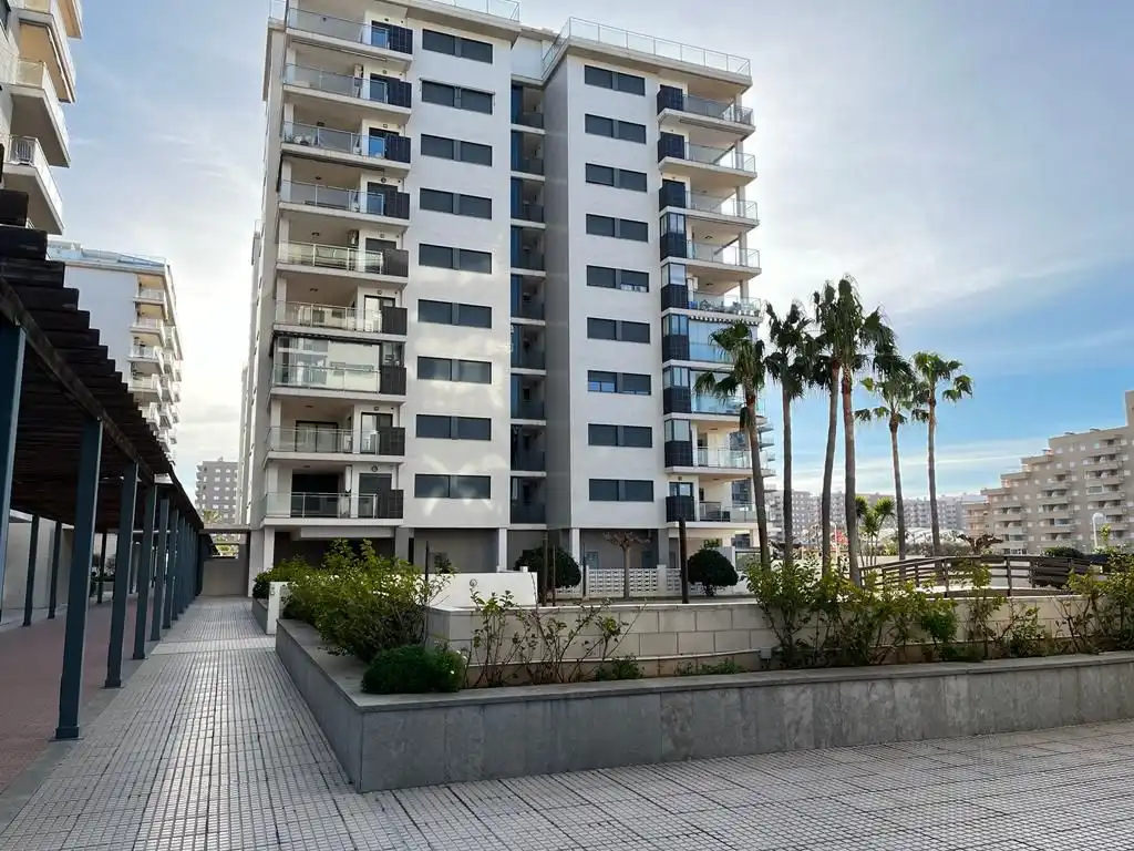 Vista exterior de Dúplex en venta en Oropesa del Mar / Orpesa con Aire acondicionado, Calefacción y Terraza