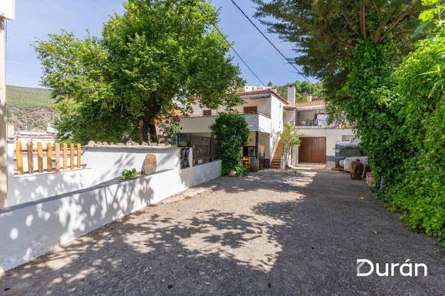 Local comercial en Alquiler en Calle Granada en Bayárcal