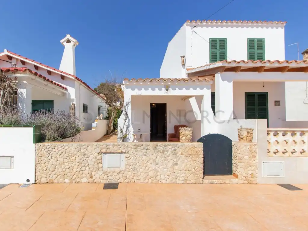 Außenansicht von Wohnungen zum Verkauf in Sant Lluís