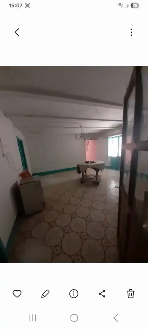 Casa adosada en venda en Madroñera