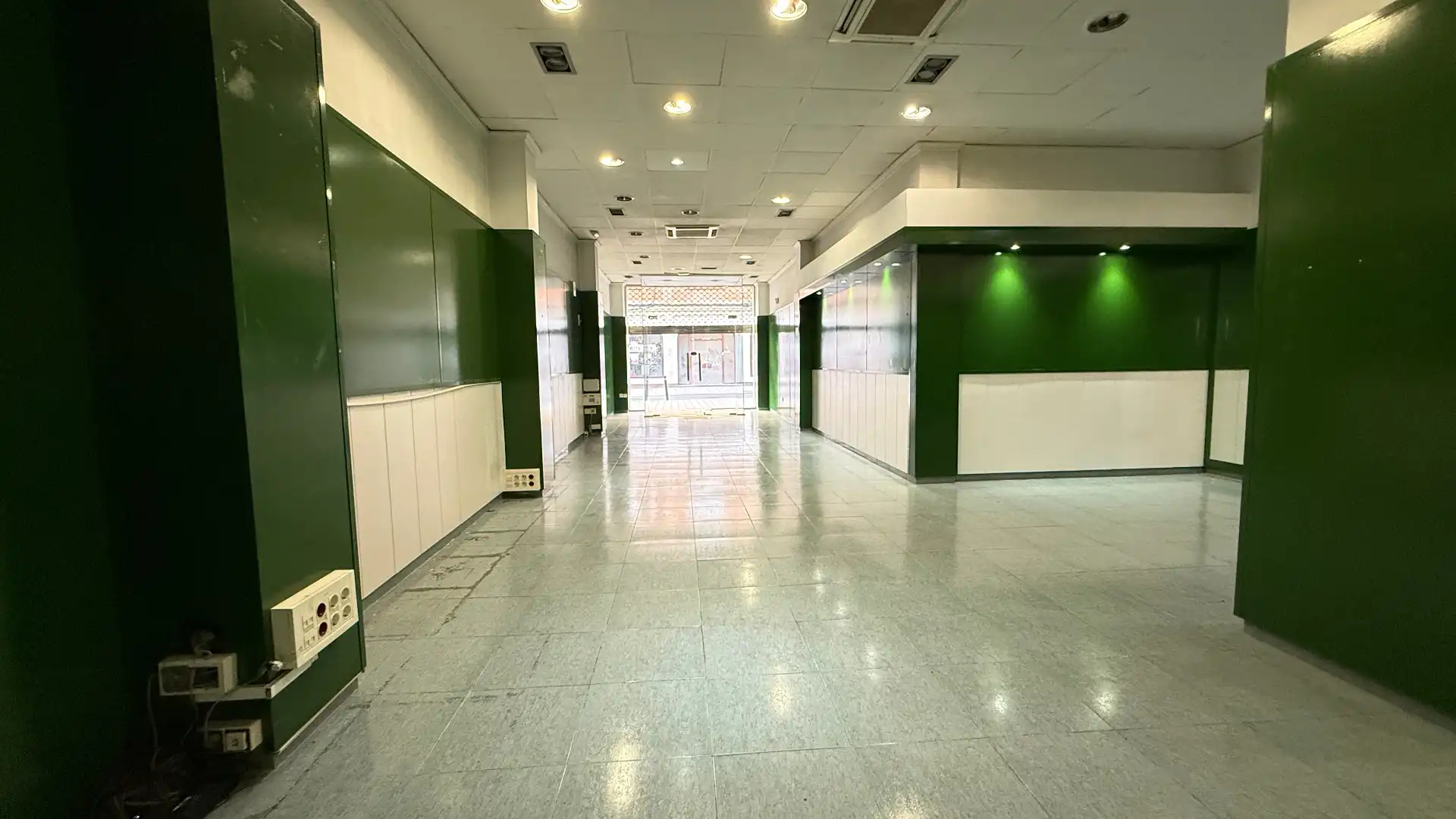 Local en venta en Albacete con Aire acondicionado, Calefacción y Parquet