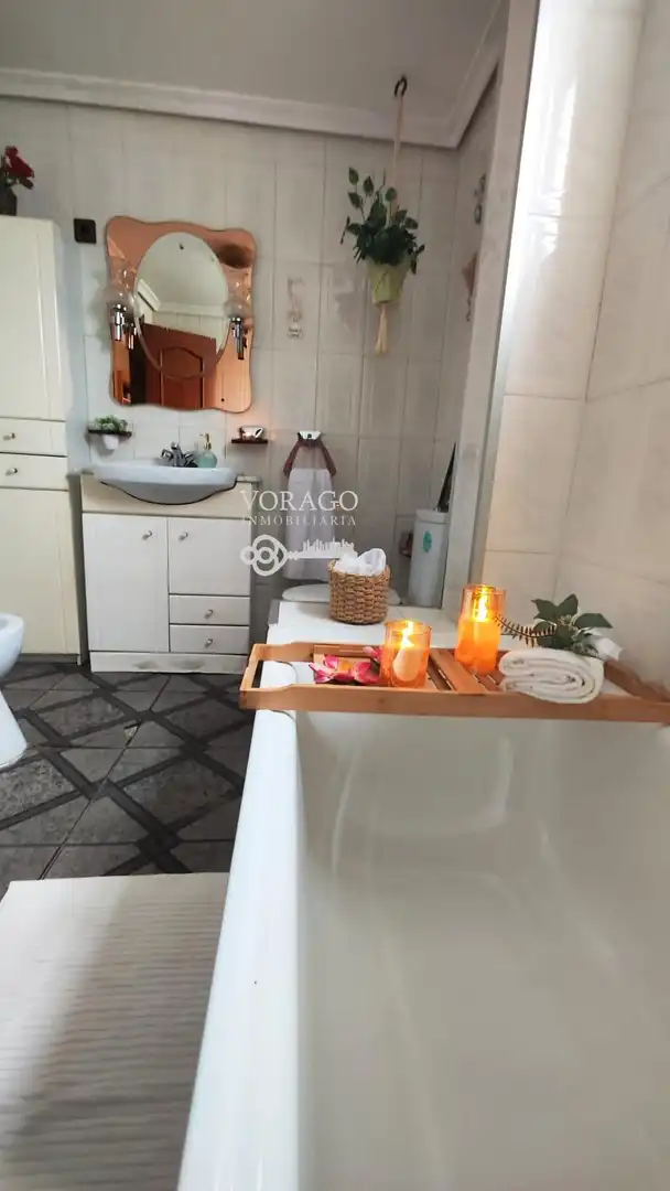 Baño de Piso en venta en Guadalajara con Terraza y Trastero