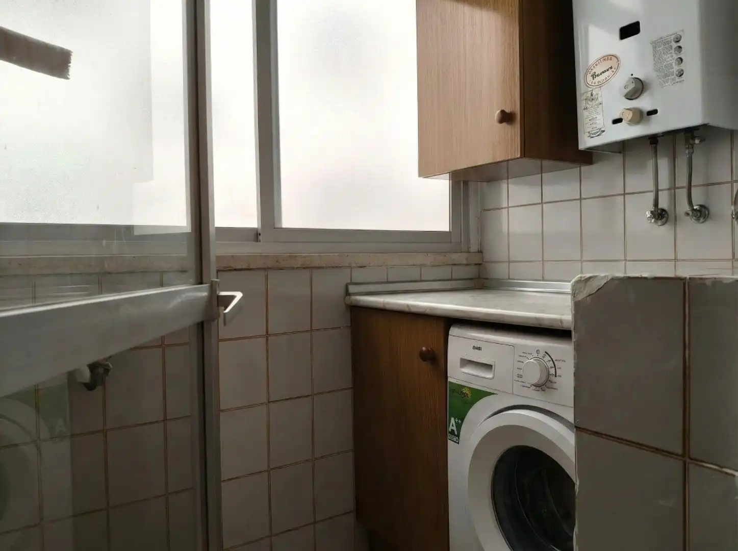 Cuina de Pis en venda en Algeciras amb Moblat, Balcó i Alarma