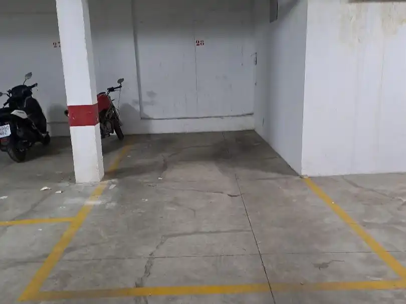 Parking of Garage for rent in Sevilla