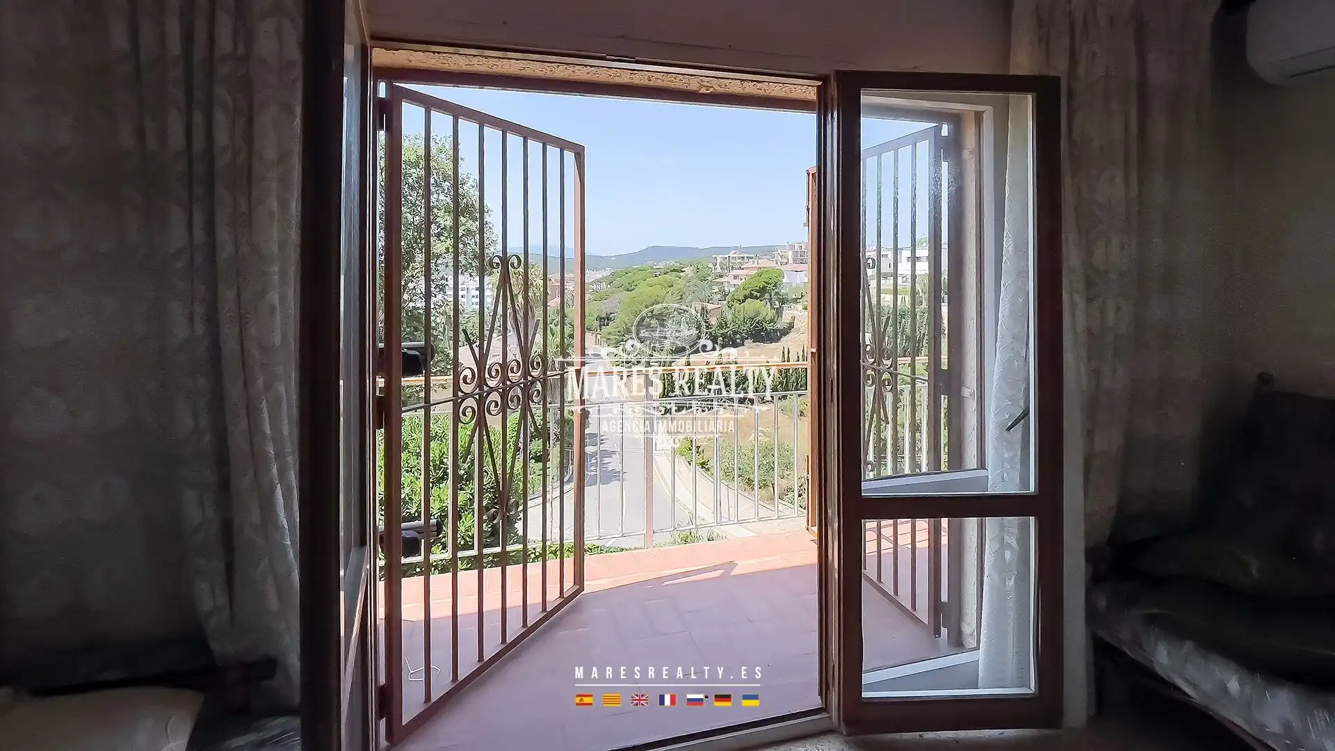 Außenansicht von Haus oder Chalet zum Verkauf in Lloret de Mar mit Klimaanlage, Heizung und Privatgarten