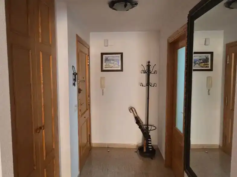 Wohnung zum Verkauf in Gandia mit Klimaanlage, Terrasse und Schwimmbad