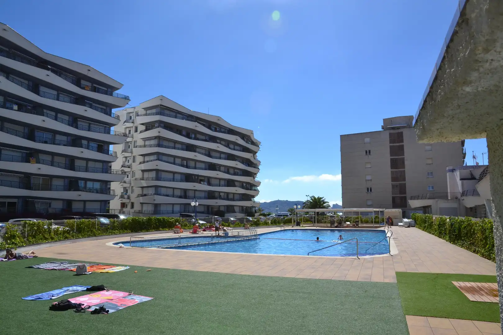 Swimming pool of Flat for sale in L'Estartit  with Air Conditioner, Heating and Washing machine