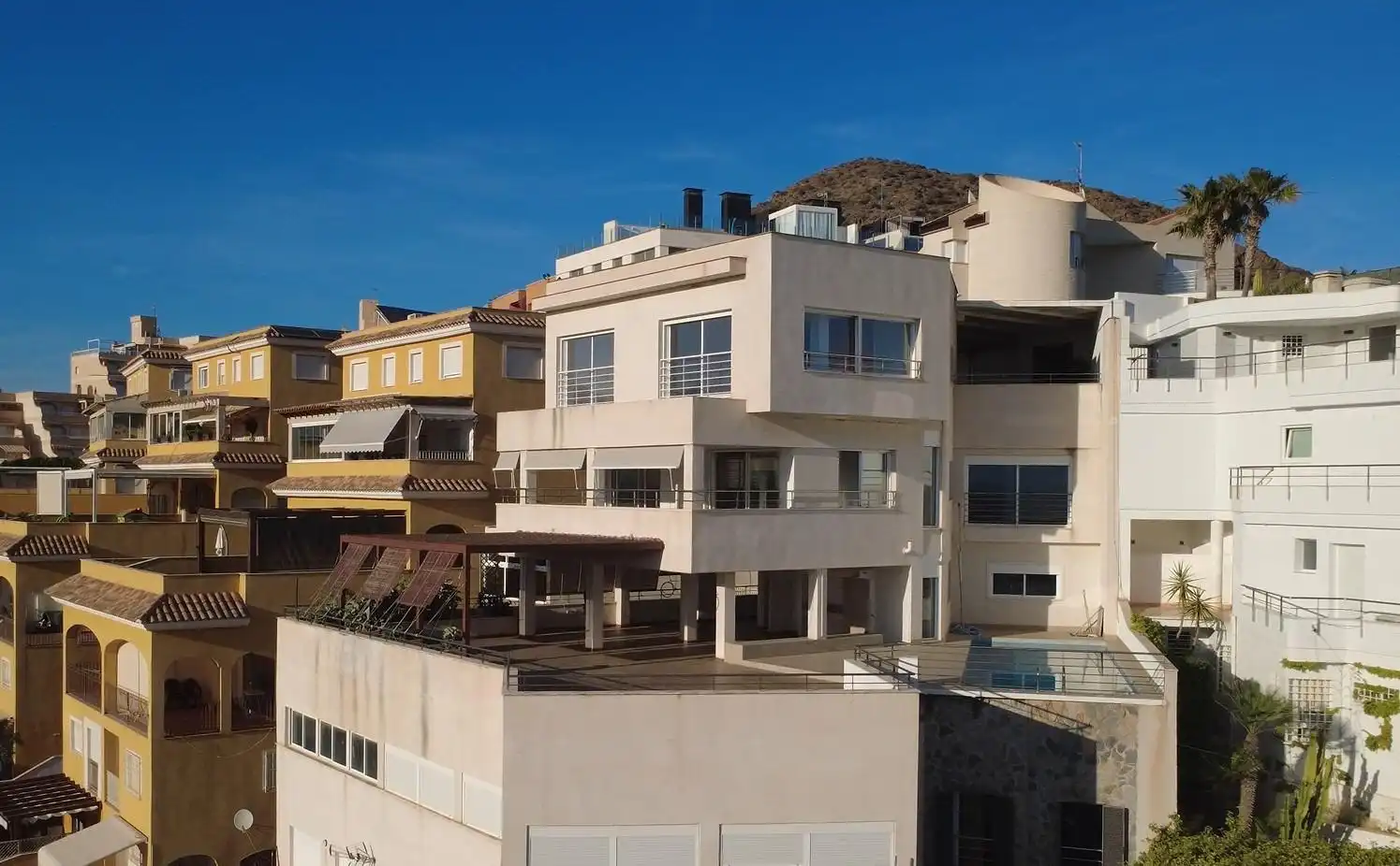 Vista exterior de Casa o xalet en venda en Águilas amb Aire condicionat, Calefacció i Jardí privat