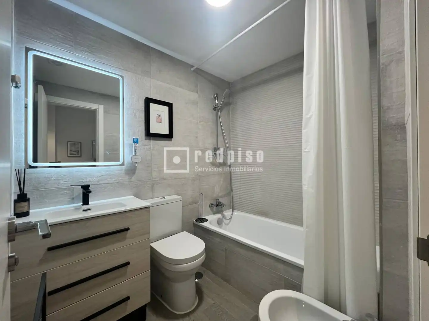 Baño de Piso de alquiler en Málaga con Aire acondicionado, Calefacción y Terraza