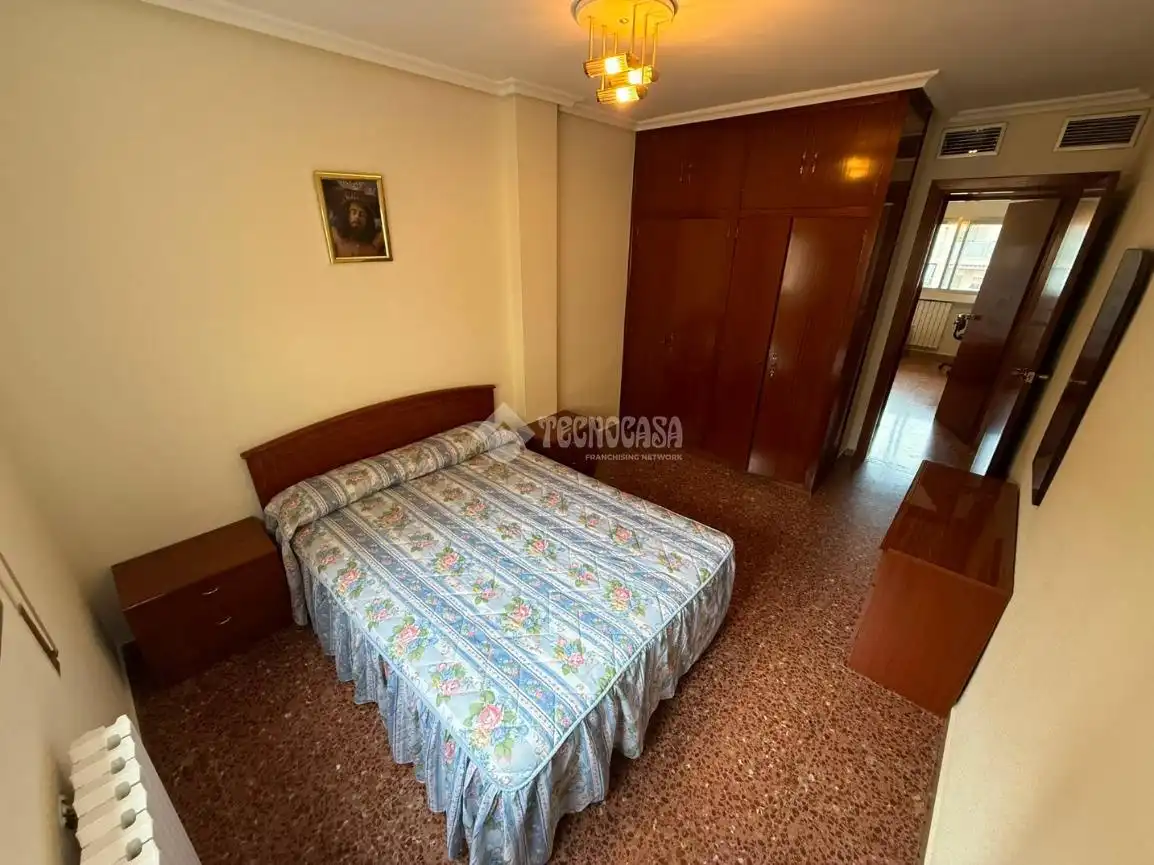 Habitación de Piso en venta en Zaragoza con Aire acondicionado, Calefacción y Balcón