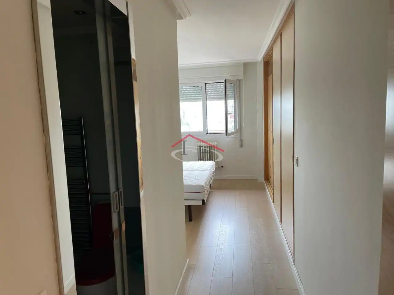Àtic de lloguer en León Capital  amb Calefacció, Parquet i Terrassa