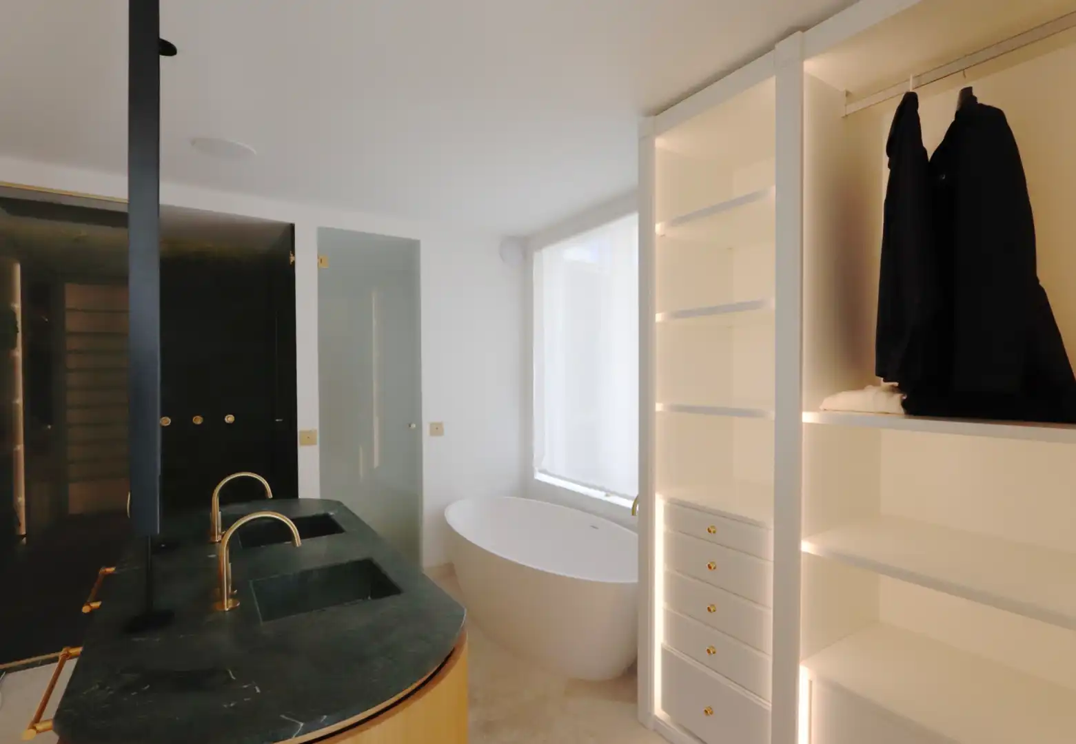Bathroom of Attic for sale in Madrid  with Air Conditioner, Heating and Parquet flooring