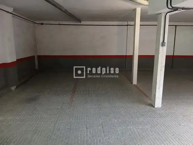 Aparcament de Pis en venda en Madrid amb Aire condicionat, Calefacció i Jardí privat
